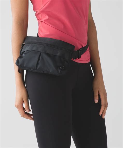 lululemon waist bag